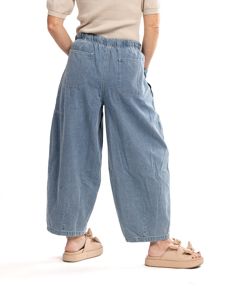 Clickbait Chambray Barrel Jeans