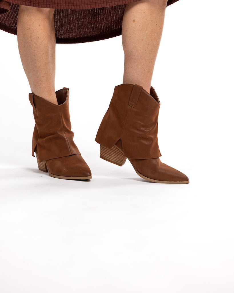 Fall Feels Cognac Western Booties